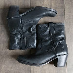 FRYE BLACK LEATHER ANKLE  BOOTS WOMANS  8.5B